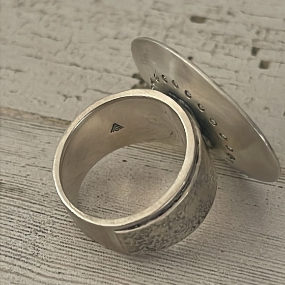 Silpada Sterling Silver Disc Statement Ring. - Picture 6 of 8